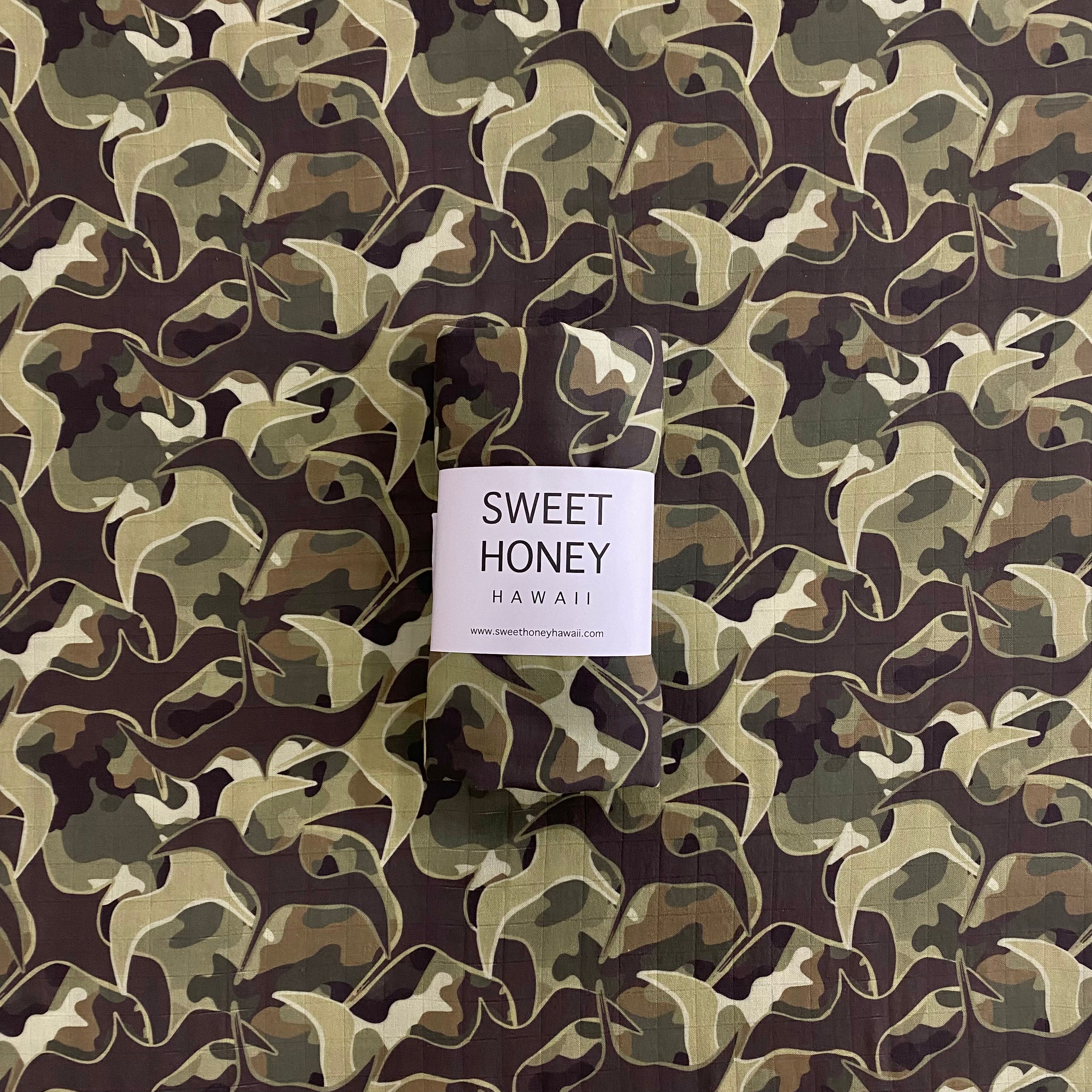 Iwa Bird Camo Swaddle Blanket